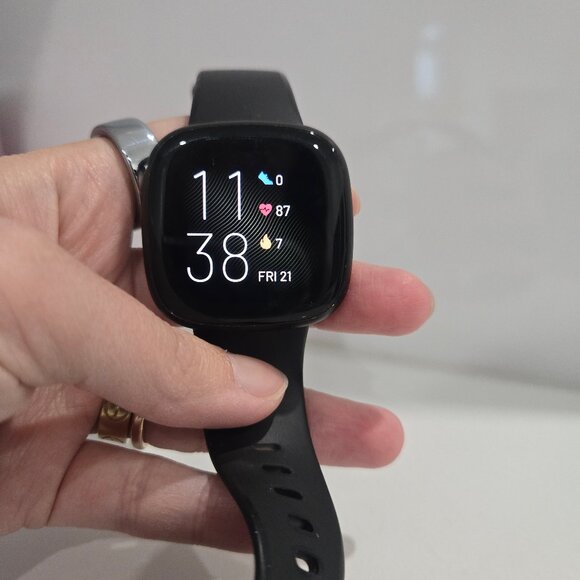 Fitbit Versa 3 - Black - Picture 5 of 5